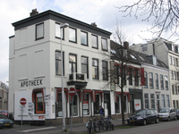 905242 Gezicht op het pand Biltstraat 154 (voormalige apotheek Bogaerdt) te Utrecht, dat verbouwd gaat worden tot ...